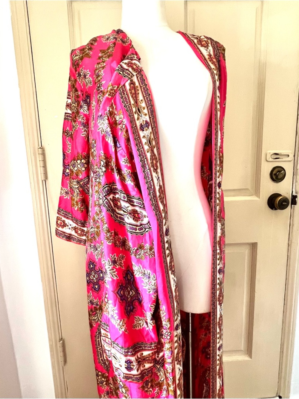 1960’s Diana Dean By Julius Lonschein Housecoat. - Picture 3 of 7